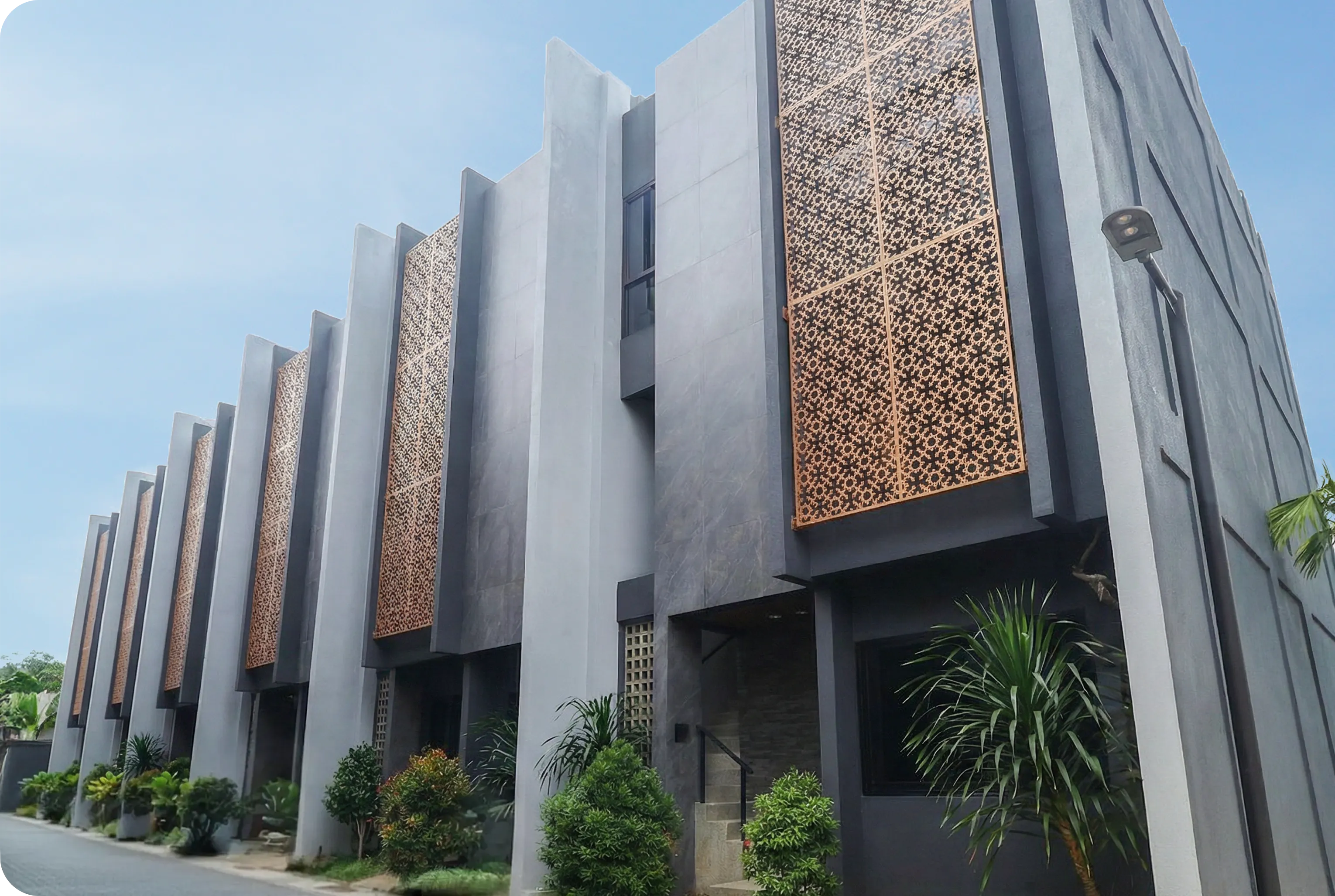 Luxe Court Unit Facade
