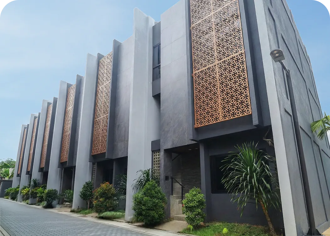 Luxe Court Unit Facade